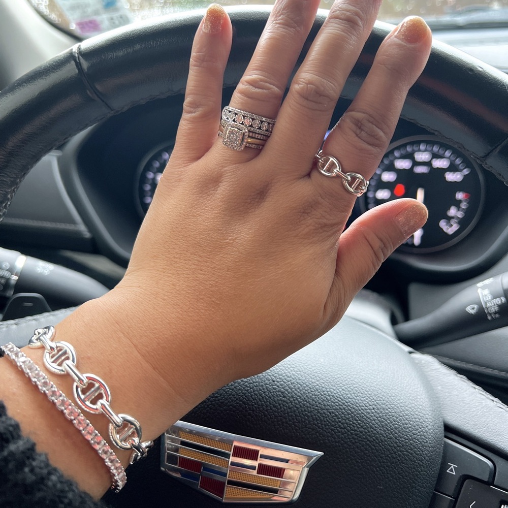 Hermes chaine d ancre bracelet authentic in silver hardware..